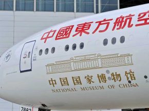 
China Eastern Airlines a présenté ses excuses après qu’un Airbus A350 a heurté une passerelle d’embarquement à l’aéro