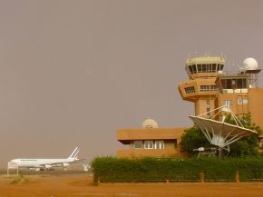 
Le régime militaire au pouvoir au Niger a fermé l espace aérien du pays aux aux avions français ou affrétés par la France, 
