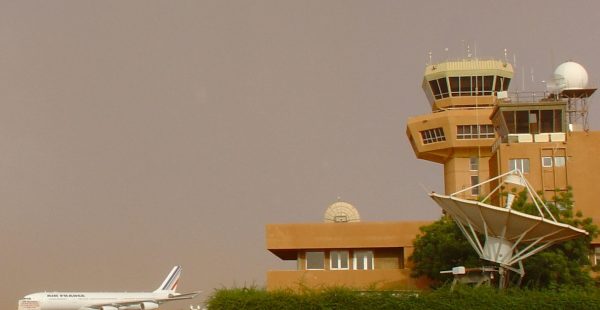 
Le régime militaire au Niger a décidé de rouvrir hier l espace aérien du pays aux vols commerciaux.
 L espace aérien de la 