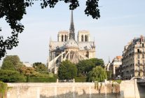 
La destination Paris Île‑de‑France aborde la fin de l’année 2025 sur une dynamique globalement positive, malgré quelques