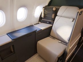 
À l’Arabian Travel Market (ATM) 2026 de Dubaï, Etihad Airways a présenté pour la première fois ses nouvelles cabines desti