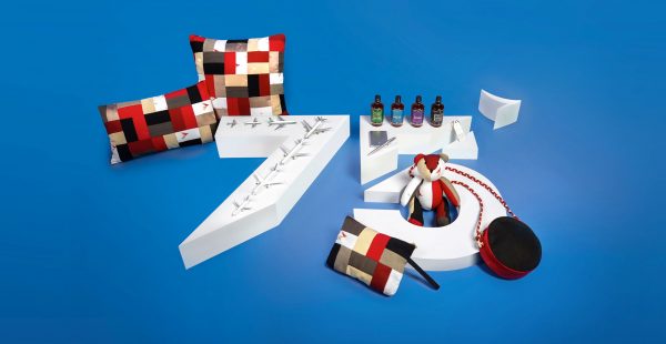 
Pour fêter ses 75 ans le 24 septembre prochain, Cathay Pacific a créé une série spéciale d articles en édition limitée pou