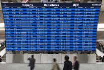 


Cet été 2025, les prix des billets d avion ont connu une hausse particulièrement marquée en France et en Europe, dépassant