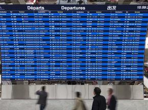 


Cet été 2025, les prix des billets d avion ont connu une hausse particulièrement marquée en France et en Europe, dépassant