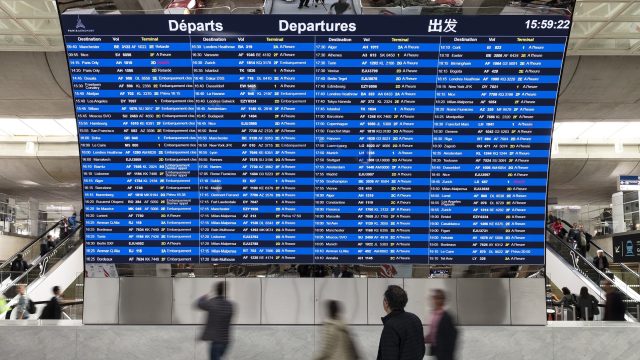 Aéroports de Paris retrouve son trafic de passagers pré-Covid, mais reste derrière la reprise mondiale