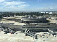 
L’aéroport Paris-Charles de Gaulle figure parmi les plus gros émetteurs de CO₂ au monde, selon l’ONG Transport & Envi