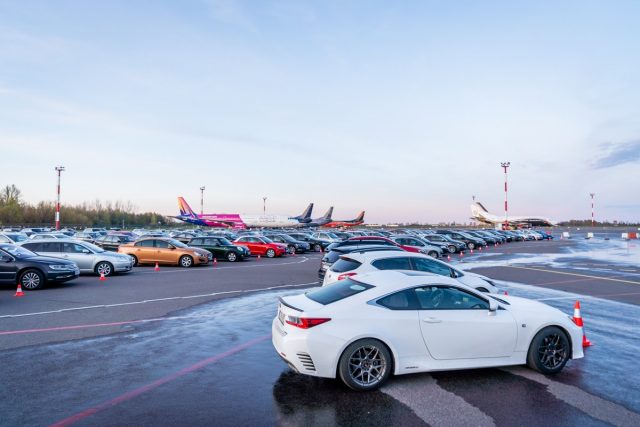 Insolite : un cinéma en plein air à l'aéroport de Vilnius 2 Air Journal Insolite : un cinéma en plein air à l'aéroport de Vilnius 2 Air Journal