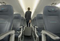 
Longtemps cantonnées aux voyages de loisirs, les compagnies à bas prix européennes tentent pourtant un virage stratégique maj