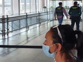 
Le gestionnaire Aena va restreindre l accès à l aéroport Madrid-Barajas la nuit pour empêcher les personnes sans-abris de squ