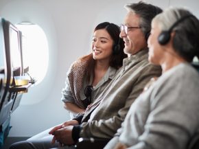 Cathay Pacific renforce son programme de divertissement à bord en proposant quatre fois plus de contenus.

Les passagers pourro