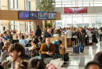 
Les aéroports du monde ont enregistré 9,8 milliards de passages de passagers en 2025, un record selon l’Airports Council Inte