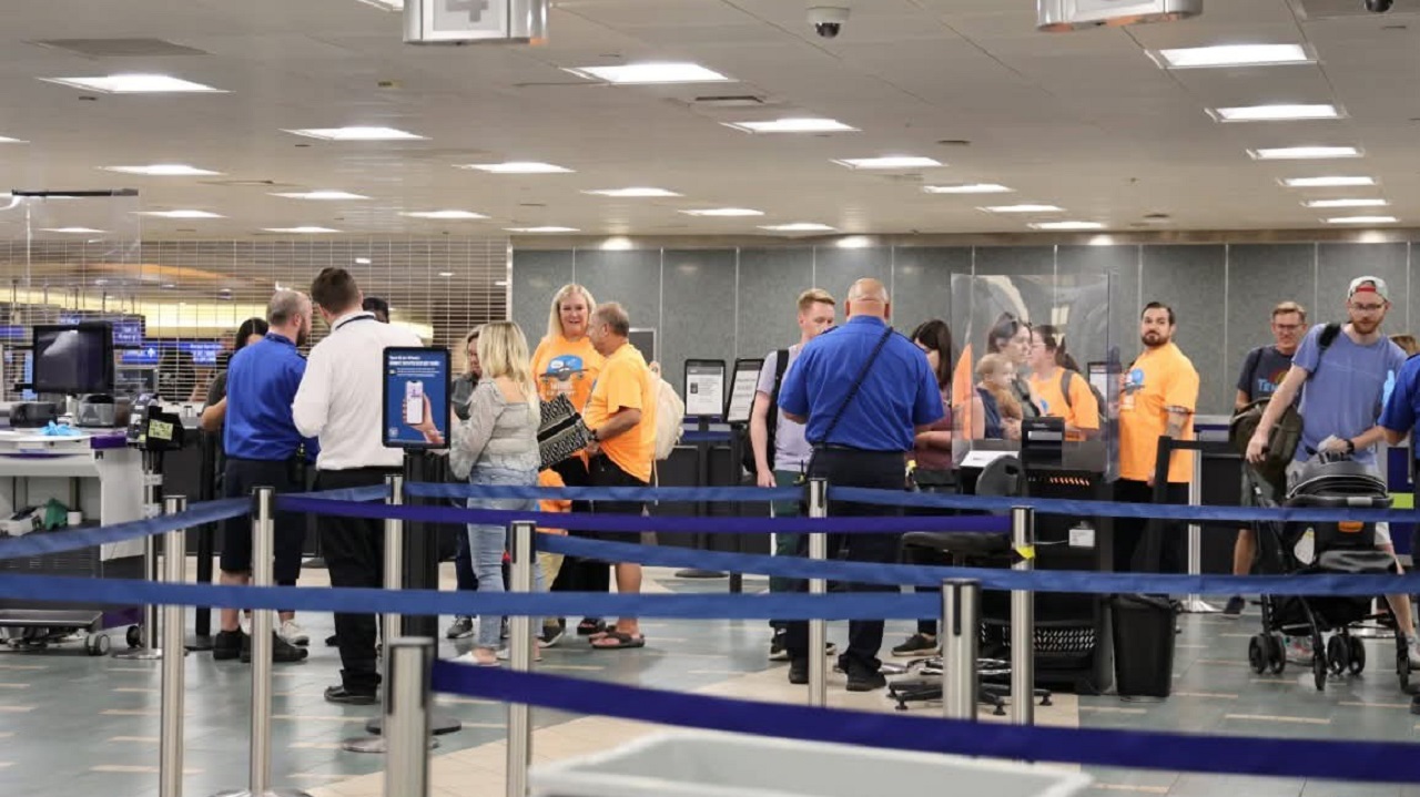 Deux vols transatlantiques sans billet : Svetlana Dali, la passagère clandestine qui défie la sécurité aérienne américaine 1 Air Journal