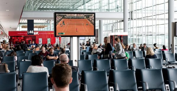 
Près d’un vol sur trois a décollé en retard en France l’an dernier, plaçant l’Hexagone parmi les plus mauvais élèves 