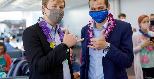 
United Airlines, qui a imposé le vaccin anti-Covid à tout son personnel, va autoriser les employés non-vaccinés à reprendre 