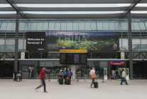 
Un homme a été arrêté vendredi matin à l’aéroport de Londres-Heathrow après qu’un différend entre plusieurs individus