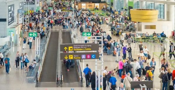 
La demande mondiale de transport aérien de passagers a continué de progresser en mars 2026, mais à un rythme nettement freiné