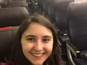 Beth VerSteeg, une jeune Américaine, s est retrouvée seule passagère à bord d un vol qui reliait le 2 janvier Rochester (New Y