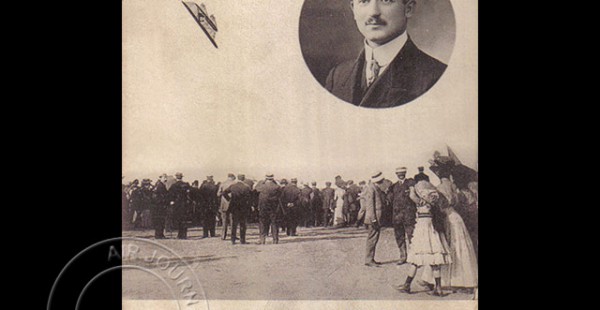 


Histoire de l’aviation – 21 novembre 1913. La presse a été conviée en ce vendredi 21 novembre 1913 à un événement 