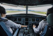 
Une grève des pilotes de Brussels Airlines aura bien lieu, du 27 au 30 mars 2024, a annoncé la compagnie aérienne belge, expli