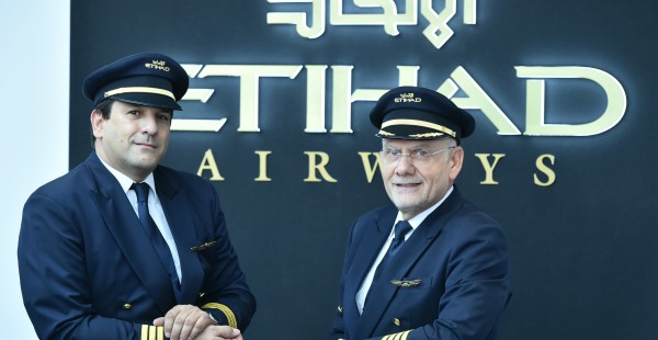Etihad Airways veut supprimer 50 postes de pilotes d ici la fin du mois dans un cadre de restructuration après avoir accusé des 