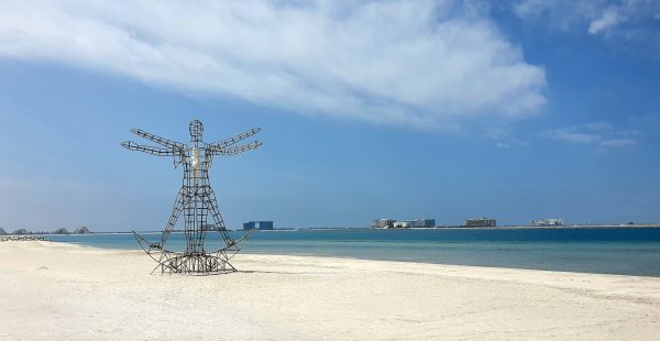 
A l ombre de ses grands voisins Abou Dhabi et Dubaï, Ras Al Khaikah développe à son rythme son industrie du tourisme, visant 3