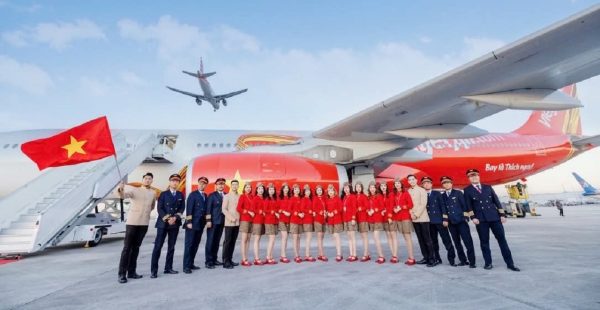 Vietjet a inauguré, le 10 octobre 2026, sa liaison entre Hanoï et Prague via Almaty, au Kazakhstan. Exploitée deux fois par sem