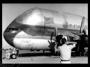 
Histoire de l’aviation – 19 septembre 1962. La société Aero Spacelines, fondée par John Conroy et Lee Mansdorf,   reti