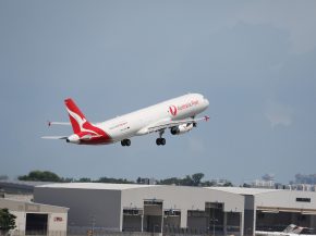
Airbus et Qantas ont signé un contrat pour la modernisation de trois A321P2F -des monocouloirs passagers convertis en avions car