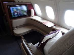 
Les Boeing 777-9 commandés par la compagnie aérienne Qatar Airways ne seront pas aménagés avec une Première classe, la QSuit