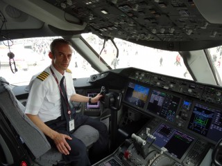 air-journal-qatar-dreamliner-b787-bourget-2