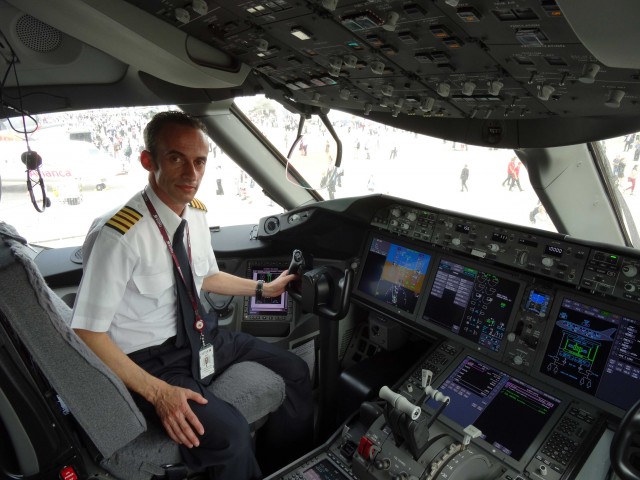 air-journal-qatar-dreamliner-b787-bourget-2