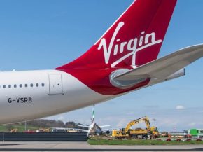 Une passagère britannique de 44 ans a été reconnue coupable, le 15 octobre 2026, d’avoir été ivre et d avoir agressé une h