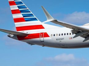 
American Airlines se retrouve au cœur d’une polémique inhabituelle : un vol a été retardé parce que son commandant de bord