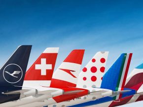 
Lufthansa Group a bouclé 2025 sur un chiffre d’affaires record et une hausse de 20% de son résultat opérationnel, tout en fa