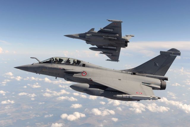 Insolite : un avion de ligne escorté par deux Rafale à cause de... l'envie pressante d'un passager 1 Air Journal Insolite : un avion de ligne escorté par deux Rafale à cause de... l'envie pressante d'un passager 1 Air Journal