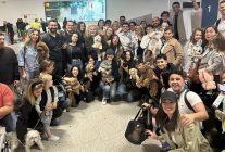 
Alors que la guerre au Moyen-Orient force des milliers d’expatriés à fuir les Émirats arabes unis, la Grèce a organisé un 