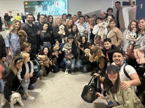 
Alors que la guerre au Moyen-Orient force des milliers d’expatriés à fuir les Émirats arabes unis, la Grèce a organisé un 