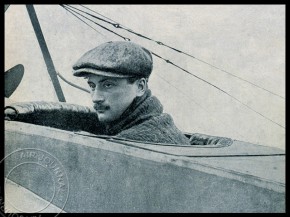 
Histoire de l’aviation – 3 novembre 1912. C’est dans le sud de la France que l’aviateur réunionnais Roland Garros va te