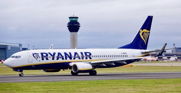 
Le régulateur britannique de la concurrence a ouvert une enquête contre Ryanair sur sa politique de sièges familiaux, jugée p