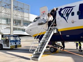 
Ryanair a inauguré mercredi son centre de maintenance d avions, nouvellement agrandi, à l aéroport de Séville-San Pablo et a 