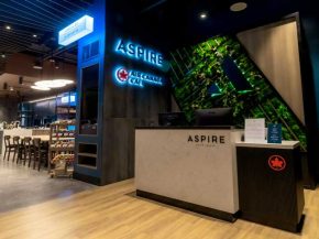
Air Canada a inauguré son tout nouveau Café Air Canada, en collaboration avec l enseigne Aspire de Swissport, à l aéroport To