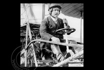
Histoire de l’aviation – 23 juin 1910. Alors qu’en ce jeudi 23 juin 1910, l’aviateur Duray quitte l’hôpital pour retou