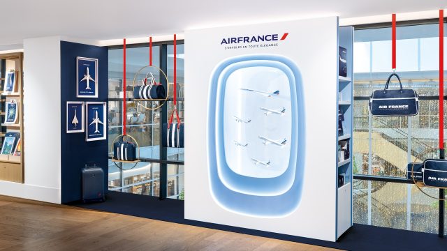 Shopping : Air France ouvre un pop-up au Bon Marché Rive Gauche pour un Noël chic et aérien | Air Journal
