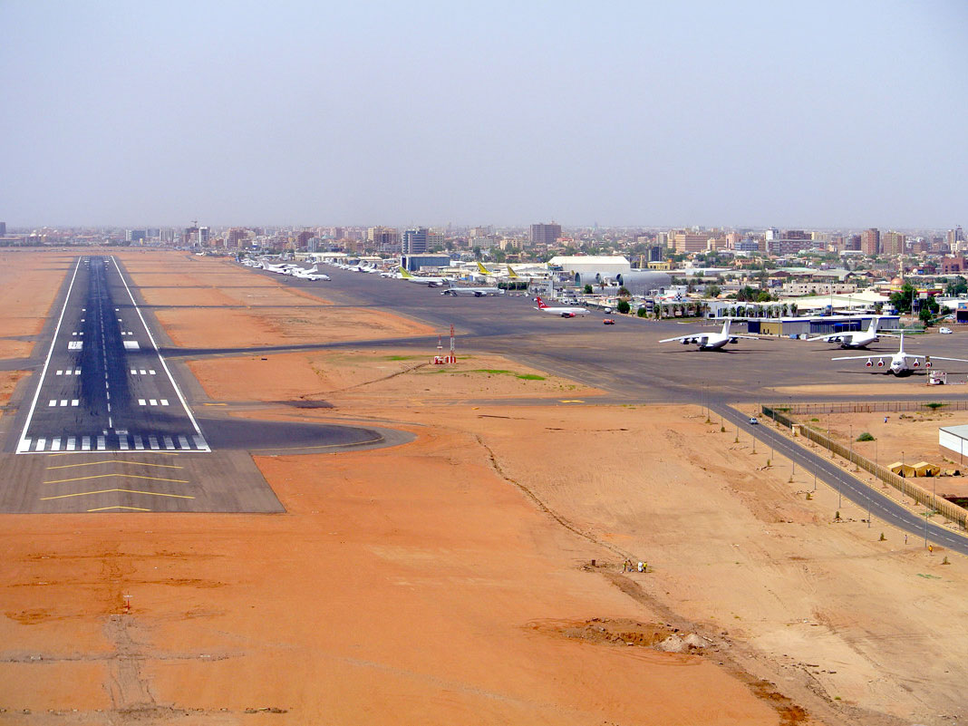 Evacuations au Soudan : la RAM et une sortie de piste (photos) 1 Air Journal