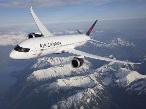 
Air Canada a introduit un arrêt carburant sur son service (jusqu’ici sans escale) entre les aéroports de Vancouver et de Delh