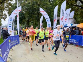 
Le Brussels Airport Marathon & Half Marathon effectuera son retour le 2 octobre 2022 à Bruxelles, après une absence forcée