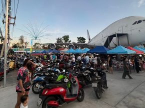 
Un Airbus A380 de Thai Airways, immatriculé HS-TUE (numéro de série MSN 125), a été transformé en attraction touristique et