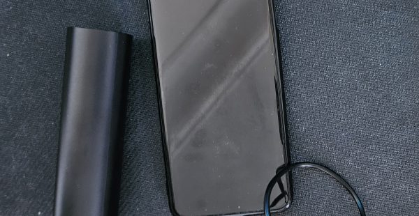 
Le 6 août 2025, à bord d’un vol KLM entre São Paulo et Amsterdam, une batterie externe a soudainement pris feu dans la cabin