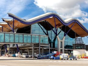 
Aena franchit un cap historique en dépassant le milliard d’euros de bénéfice net au premier semestre 2026, portée par la vi