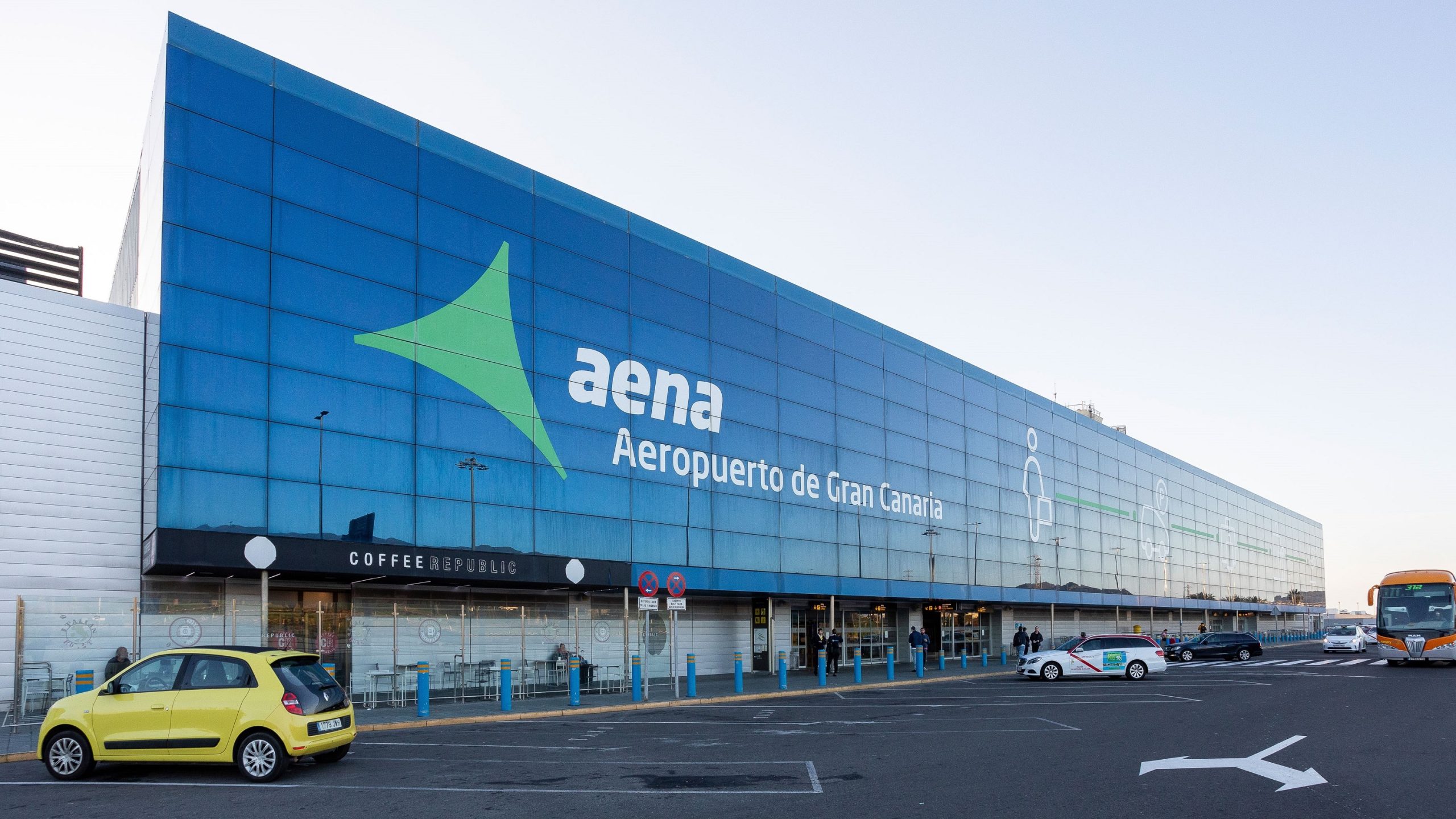 Les redevances aéroportuaires en Espagne entre deux feux : les compagnies veulent –4,9% par an, les aéroports défendent + 3,8% 1 Air Journal